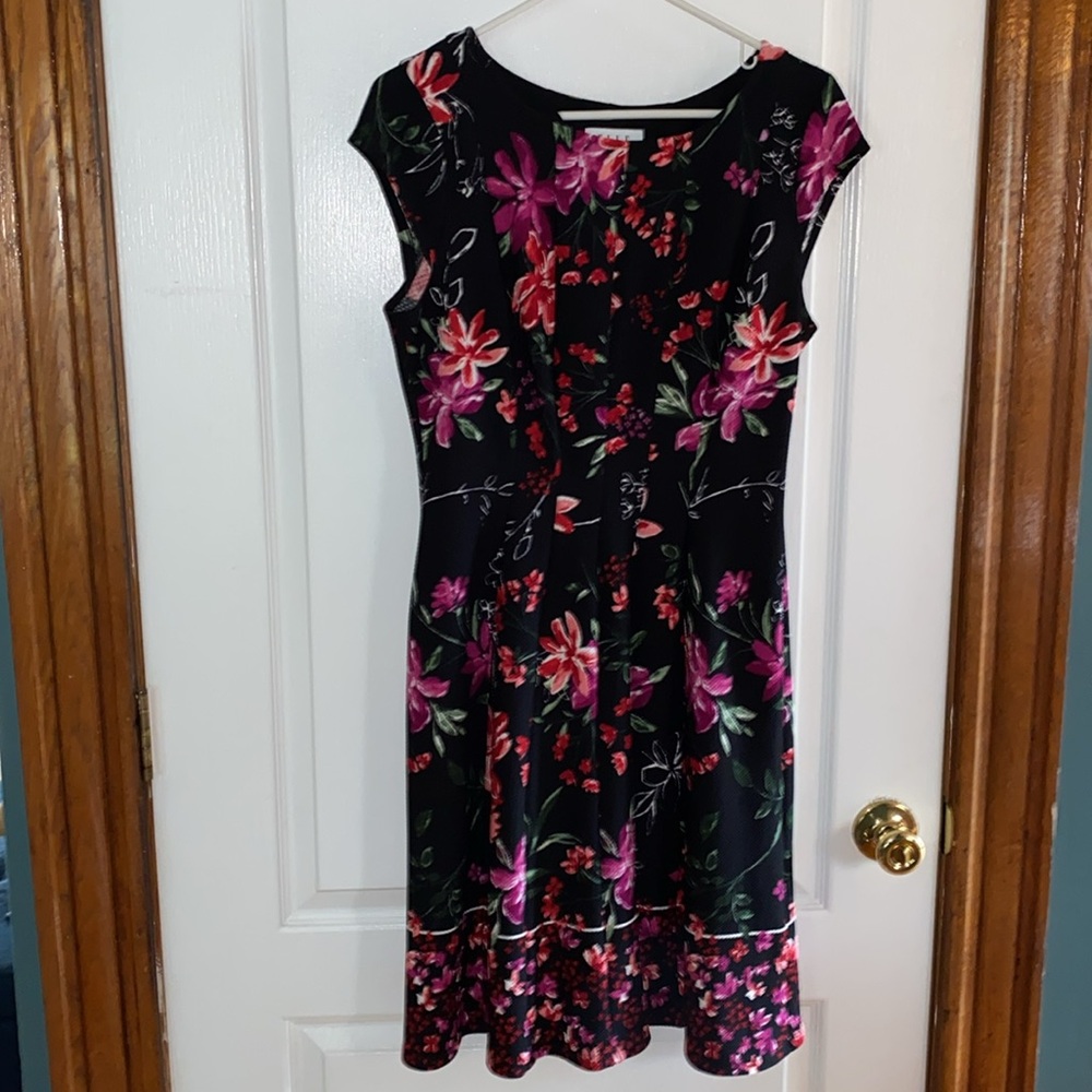 Elle short sleeved black floral dress, medium, EUC